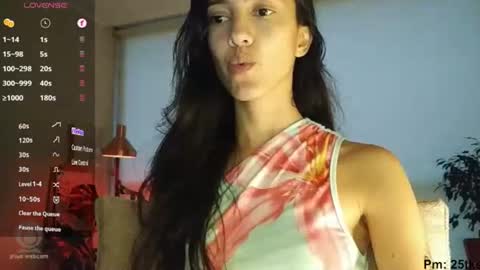 Snapshot of innocentlatiina chatting on July 7, 9:52 pm Laroa online show from July 7, 9:52 pm