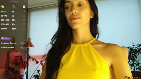 Snapshot of innocentlatiina chatting on July 9, 9:41 pm Laroa online show from July 9, 9:41 pm