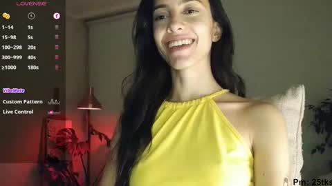 Snapshot of innocentlatiina chatting on July 11, 12:24 am Laroa online show from July 11, 12:24 am