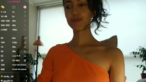 Snapshot of innocentlatiina chatting on July 28, 7:50 pm Laroa online show from July 28, 7:50 pm