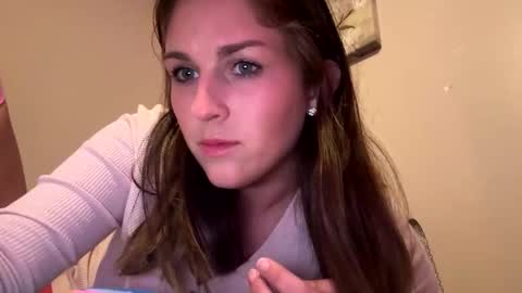Snapshot of innocentlilsarah chatting on October 16, 3:18 am innocentlilsarah online show from October 16, 3:18 am