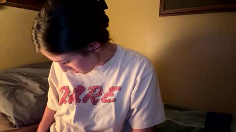 Snapshot of innocentlilsarah chatting on January 14, 9:04 am innocentlilsarah online show from January 14, 9:04 am