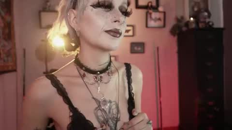   SANIA  online show from March 17, 5:05 pm