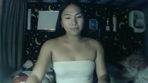 Snapshot of insulting_whoreifica chatting on April 16, 4:41 pm MAXINE online show from April 16, 4:41 pm