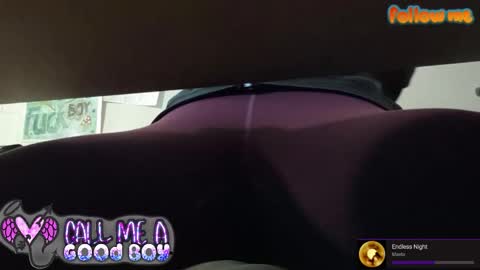 Snapshot of intentkitten chatting on January 6, 4:49 am Reigning Leo online show from January 6, 4:49 am