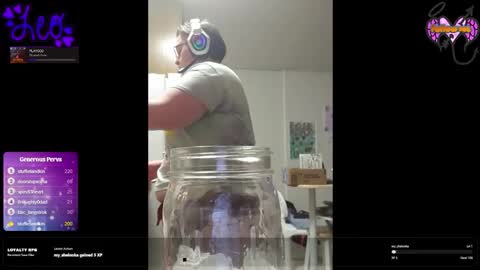 Snapshot of intentkitten chatting on February 11, 3:00 am Reigning Leo online show from February 11, 3:00 am