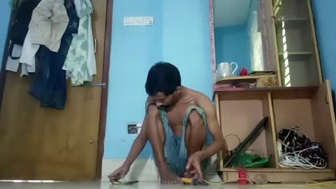 interne8famous online show from April 2, 6:33 am