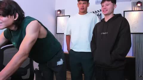 Damian Sam Jack Daniel and James online show from March 12, 5:35 am