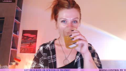 Snapshot of inthewildxxx chatting on April 2, 1:20 pm Cassie online show from April 2, 1:20 pm