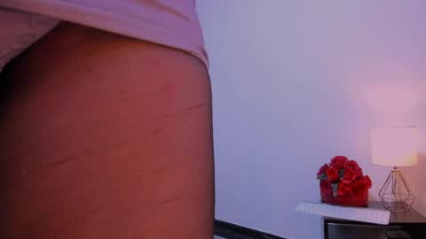 Pantyhose Queen online show from April 5, 7:55 pm