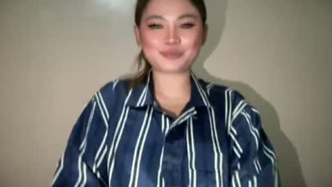 Snapshot of into_the_nightxxx chatting on June 15, 5:53 am KATH online show from June 15, 5:53 am