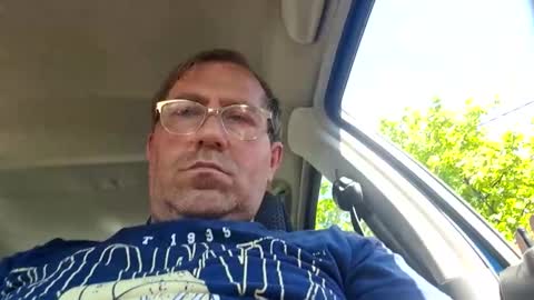 Snapshot of ioanamihaii chatting on May 5, 9:50 am Mihai online show from May 5, 9:50 am