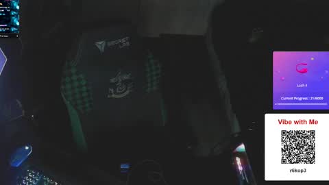 Snapshot of iowaman85 chatting on March 7, 9:23 pm iowaman85 online show from March 7, 9:23 pm