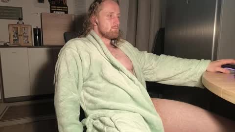 Snapshot of ipipo42o chatting on October 7, 2:42 am DrownMentally online show from October 7, 2:42 am