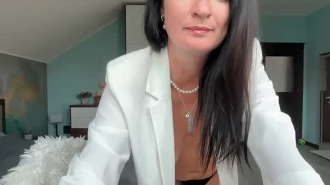 iracherrynow online show from June 4, 8:20 am
