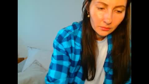 Snapshot of irina9793 chatting on January 7, 9:23 am irina online show from January 7, 9:23 am