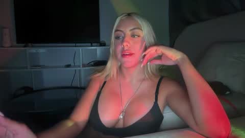 Snapshot of irinanovnahs chatting on June 5, 6:52 am Im Irina online show from June 5, 6:52 am