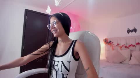 iris8_ online show from October 31, 1:23 pm