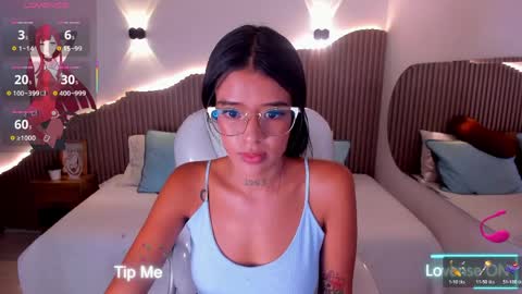 iris8_ online show from April 24, 7:38 pm