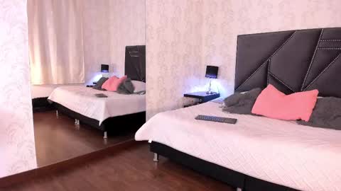 Snapshot of iris_bells chatting on September 20, 5:58 pm Queen Iris online show from September 20, 5:58 pm