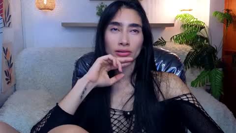 Snapshot of iris_cam_ chatting on June 12, 4:06 pm iris online show from June 12, 4:06 pm