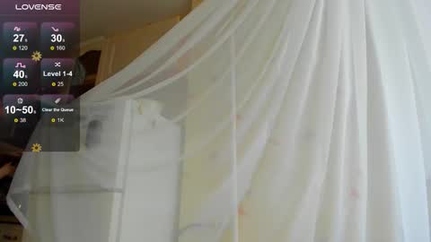 Snapshot of iris_crispy chatting on September 24, 3:15 pm Iris online show from September 24, 3:15 pm