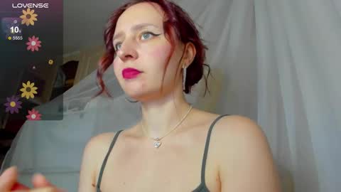 Snapshot of iris_crispy chatting on October 4, 3:37 am Iris online show from October 4, 3:37 am