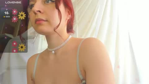 Snapshot of iris_crispy chatting on October 7, 7:16 am Iris online show from October 7, 7:16 am