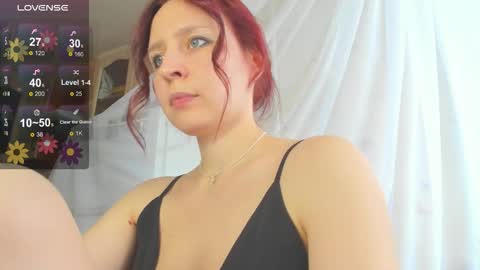 Snapshot of iris_crispy chatting on October 10, 1:43 pm Iris online show from October 10, 1:43 pm