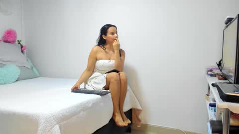 Snapshot of iris_evans__ chatting on November 9, 10:52 pm iris online show from November 9, 10:52 pm