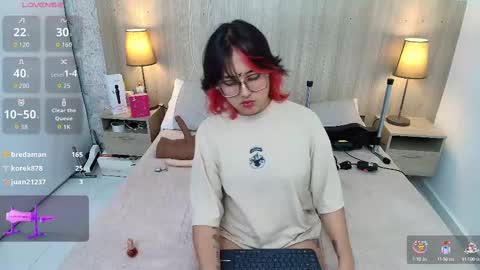 Snapshot of iris_gomez chatting on October 8, 12:41 am Iris online show from October 8, 12:41 am