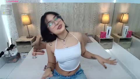 Snapshot of iris_gomez chatting on July 4, 7:42 pm Iris online show from July 4, 7:42 pm