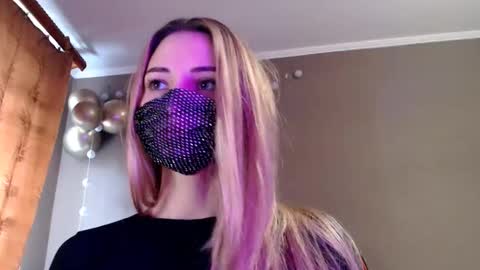 Lily online show from November 24, 11:43 am