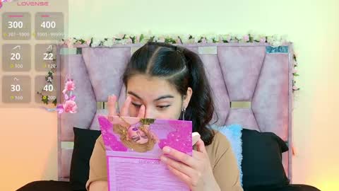 Snapshot of iris_mandarinne chatting on June 8, 5:13 pm Iris online show from June 8, 5:13 pm