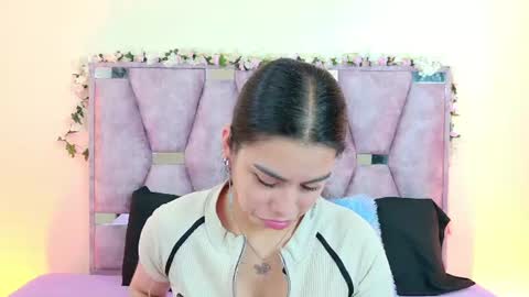Snapshot of iris_mandarinne chatting on June 16, 4:31 pm Iris online show from June 16, 4:31 pm