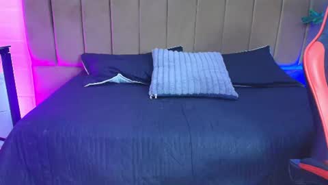 iris_roses online show from June 19, 8:34 pm