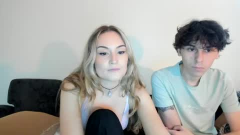 Snapshot of iris_roslin chatting on June 23, 2:42 am Iris 3 online show from June 23, 2:42 am