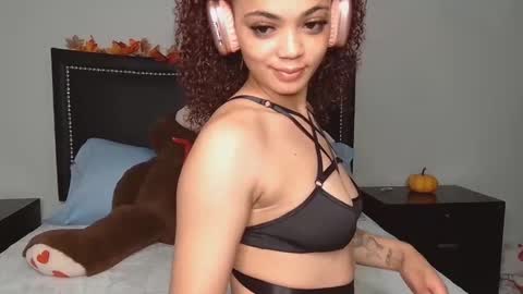 Iris  online show from November 1, 2:35 am