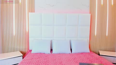 Snapshot of iris_thompson chatting on October 24, 4:42 am Iris online show from October 24, 4:42 am