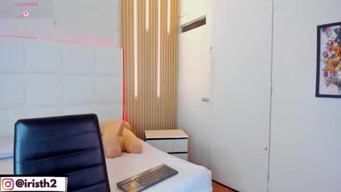 Snapshot of iris_thompson chatting on November 11, 3:50 am Iris online show from November 11, 3:50 am