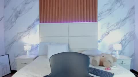 Snapshot of iris_thompson chatting on May 16, 10:36 am Iris online show from May 16, 10:36 am