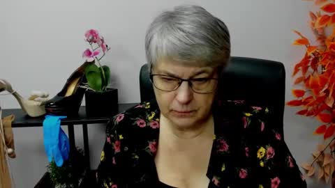 I R I S online show from December 2, 7:14 am