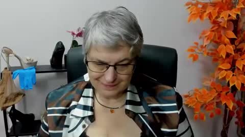 I R I S online show from December 11, 10:47 am