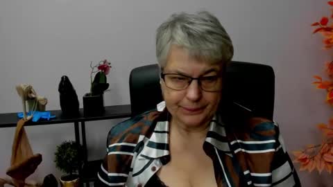 I R I S online show from December 17, 10:55 am