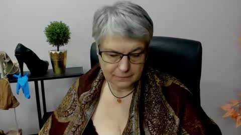 I R I S online show from January 3, 10:09 am
