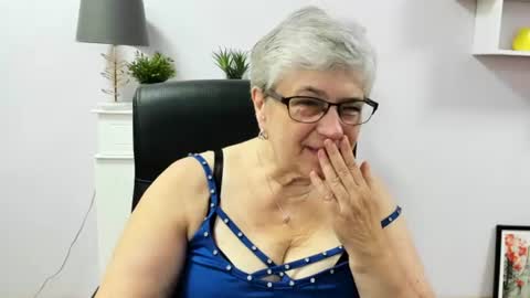 Snapshot of iris_xdesire chatting on June 19, 6:40 am I R I S online show from June 19, 6:40 am