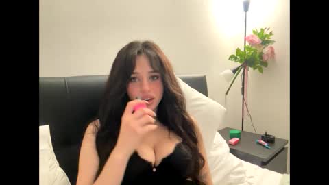 Snapshot of irisbabyyyyyyy chatting on May 19, 10:27 pm irisbabyyyyyyy online show from May 19, 10:27 pm