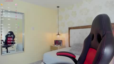 Iris  online show from November 8, 7:34 pm