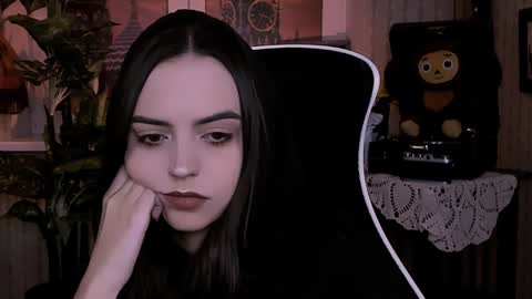 Iris online show from December 14, 4:09 pm