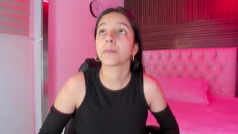 Iris Fyre  online show from June 19, 12:20 pm